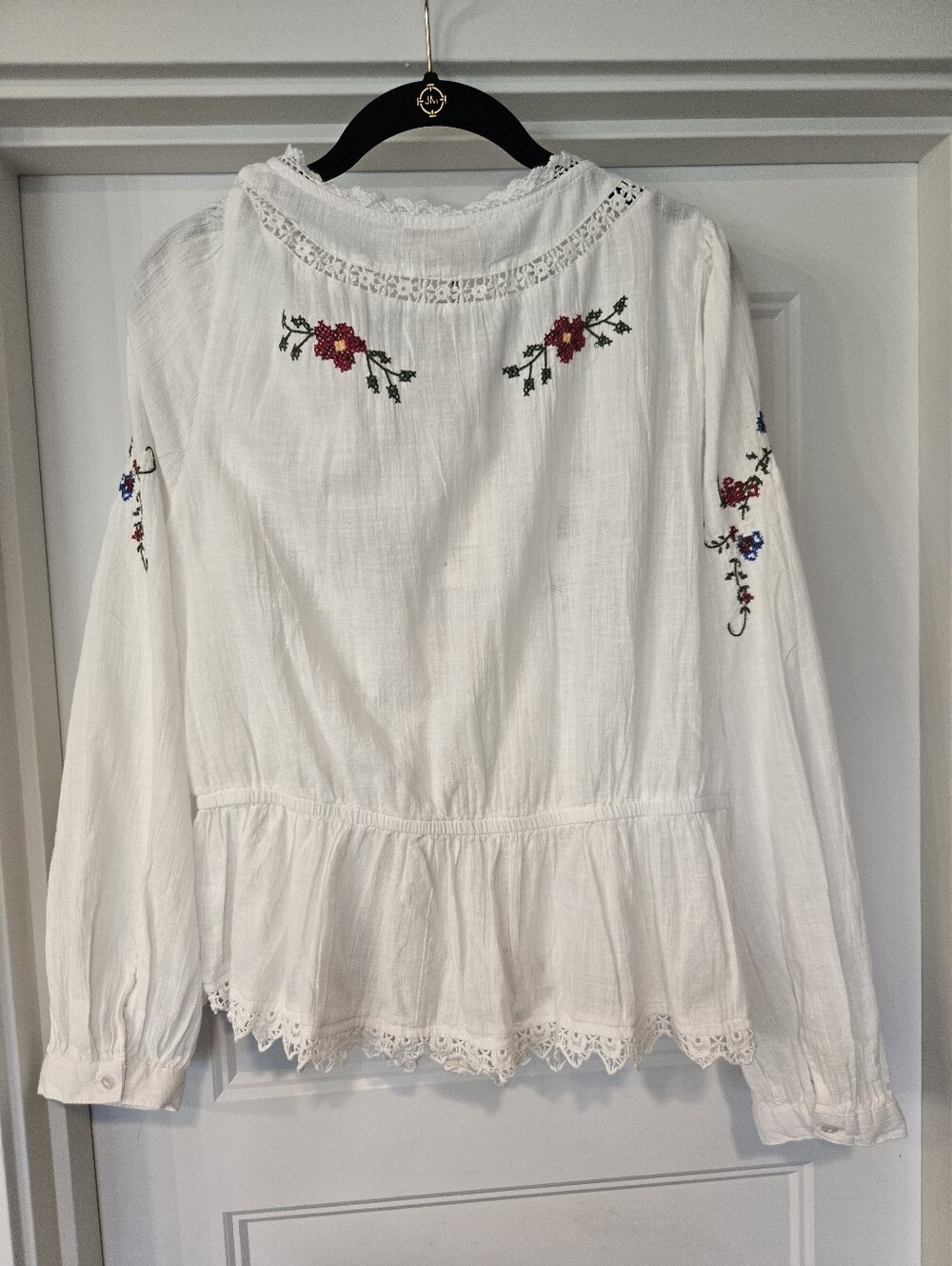 NWT! Bohemian White Embroidered Tie-Front Blouse. Size L - Picture 7 of 7